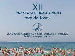 Cerca de 200 participantes de toda Andalucía en la XII Travesía Solidaria a Nado Faro de Torrox