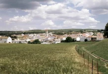 La Diputación promueve la creación de comunidades energéticas, itinerarios peatonales y ciclistas y refugios climáticos en la Serranía de Ronda y la Sierra de las Nieves