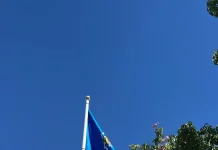 La avenida de Melilla de Alhaurín de la Torre ya luce la nueva bandera de la Ciudad Autónoma