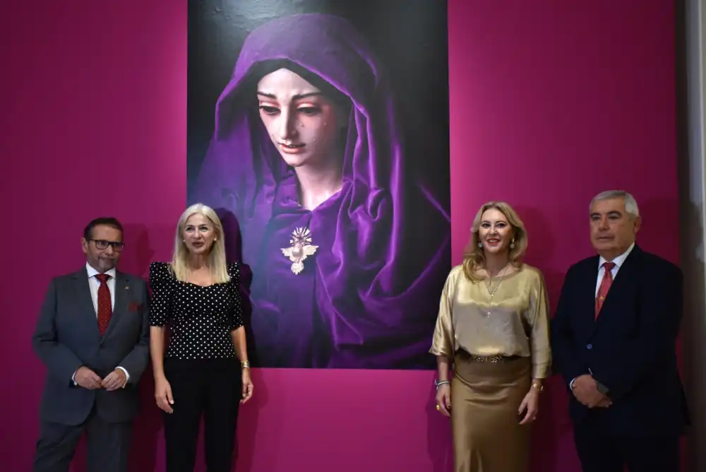 El Museo de Málaga expone una treintena de piezas de arte sacro vinculadas a la Cofradía del Cautivo