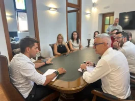 Casares reclama a la Diputación una oficina del Patronato, avances en el retén de bomberos y más apoyo cultural
