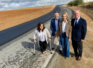 La Diputación invierte 289.000 euros en el asfaltado de la carretera entre el Centro Logístico de Antequera y Cartaojal