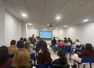 El Hospital Materno Infantil celebra su Escuela para Familias de Oncohematología Pediátrica