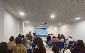 El Hospital Materno Infantil celebra su Escuela para Familias de Oncohematología Pediátrica