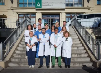 El Hospital Regional de Málaga incorpora la quimioterapia domiciliaria al programa de trasplante autólogo