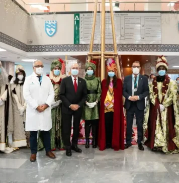 El Materno Infantil recibe a los Reyes Magos con una gala y regalos para los menores ingresados