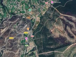 Un fallecido y dos heridos tras la colisión de dos turismos y una motocicleta en Mijas