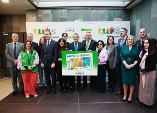La Junta de Andalucía y la ONCE presentan el cupón conmemorativo del Día de Andalucía La Junta de Andalucía y la ONCE presentan el cupón conmemorativo del Día de Andalucía