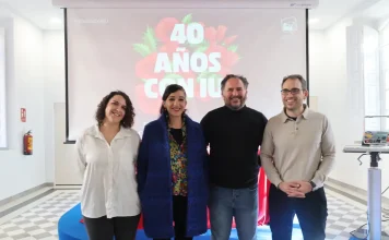 IU Málaga propone nombrar a Antonio Romero Hijo Adoptivo de la ciudad en el acto por los 40 años de la organización IU Málaga propone nombrar a Antonio Romero Hijo Adoptivo de la ciudad en el acto por los 40 años de la organización