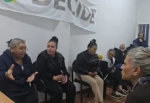 Por Andalucía e IU exigen la paralización del desahucio de las 62 familias de Manilva