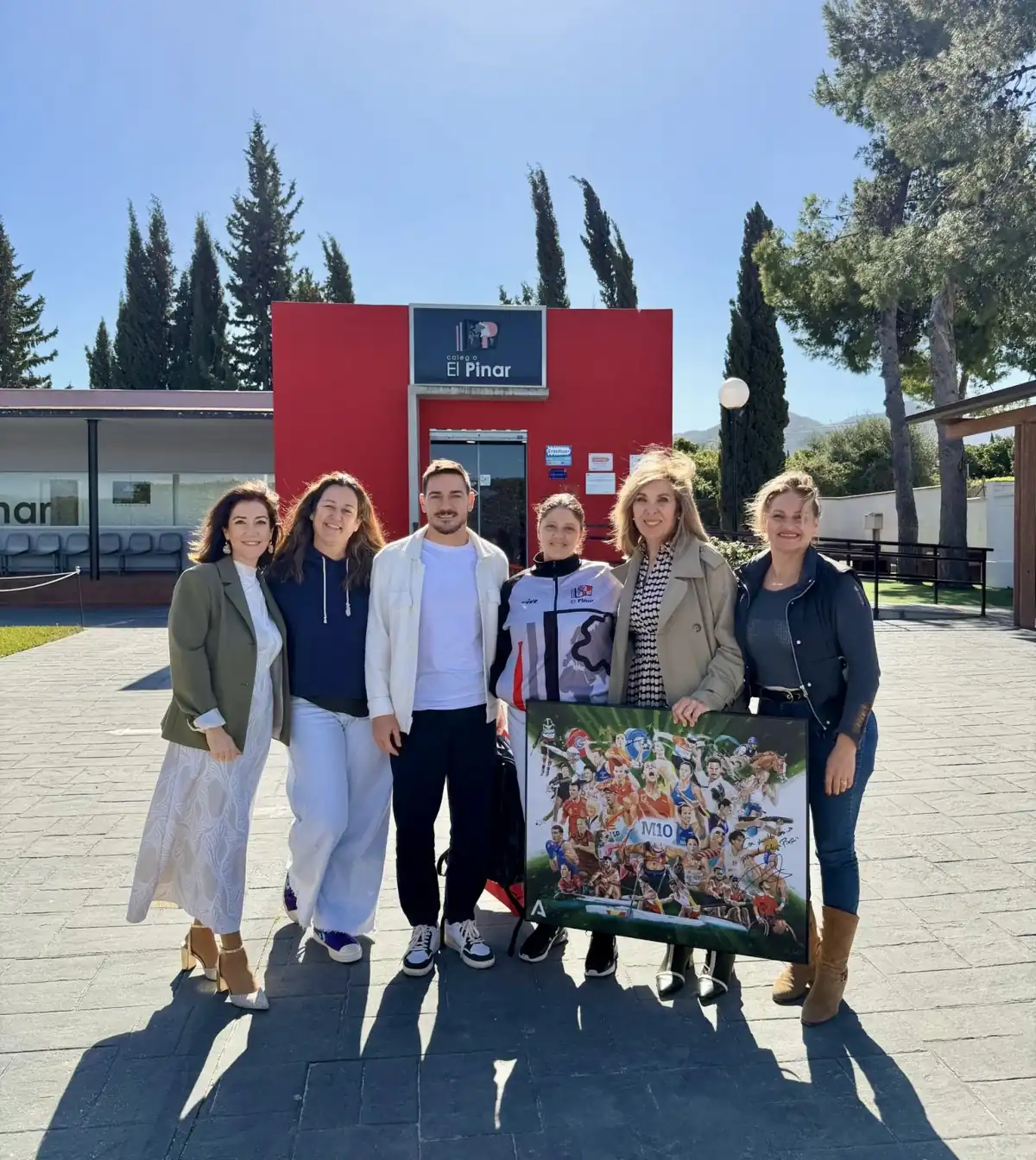 El subcampeón olímpico Damián Quintero comparte los valores y la disciplina del kárate con estudiantes de El Pinar