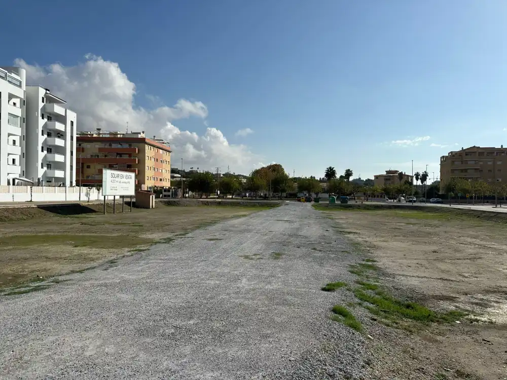 La Junta adjudica la construcción de 57 viviendas protegidas en Algarrobo con criterios sociales para abaratar el precio