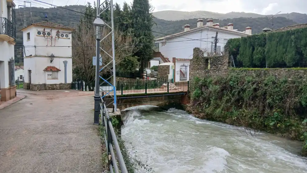 La presa de Montejaque comienza a desembalsar agua: el sistema Hundidero-Gato absorbe el caudal mejor de lo previsto