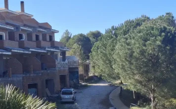 Vecinos de Alhaurín Golf denuncian ocupaciones en viviendas y piden soluciones Vecinos de Alhaurín Golf denuncian ocupaciones en viviendas y piden soluciones