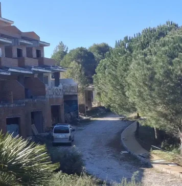 Vecinos de Alhaurín Golf denuncian ocupaciones en viviendas y piden soluciones