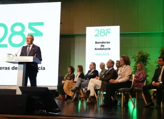 Las Banderas de Andalucía por el 28F reconocen el alto nivel de compromiso, la excelencia y el liderazgo de Málaga