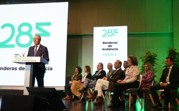 Las Banderas de Andalucía por el 28F reconocen el alto nivel de compromiso, la excelencia y el liderazgo de Málaga Las Banderas de Andalucía por el 28F reconocen el alto nivel de compromiso, la excelencia y el liderazgo de Málaga