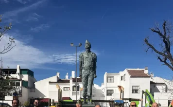 Alhaurín de la Torre acoge el final de la marcha por el 40 aniversario del traslado de la Academia de Mandos Legionarios