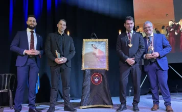 Luis Algoró emociona a Alhaurín de la Torre en el pregón del Martes Santo 2026 Luis Algoró emociona a Alhaurín de la Torre en el pregón del Martes Santo 2026