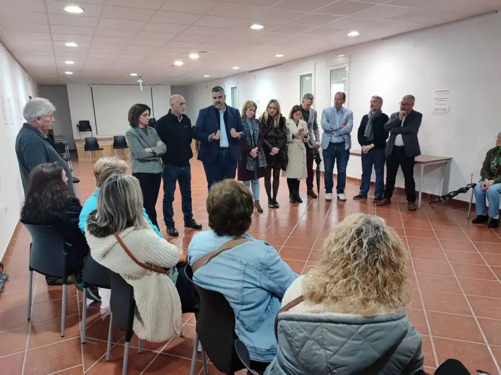 El PSOE exige a la Junta una conexión de autobús para acabar con el aislamiento de Valle de Abdalajís  