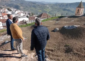 La Junta subvenciona la instalación de una pasarela en el Castillo de Casarabonela para poner en valor sus restos arqueológicos