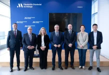 Salado recibe en la Diputación a autoridades de Burgos y a la Archicofradía de la Sangre