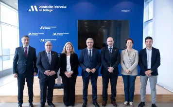 Salado recibe en la Diputación a autoridades de Burgos y a la Archicofradía de la Sangre