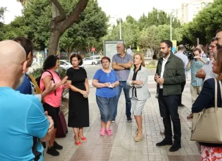 El PSOE exige la anulación de la ampliación de horarios de terrazas en zonas saturadas por ruido y un plan para reubicar las discotecas del Centro FOTO DE ARCHIVO - PSOE con vecinos de Huelin_03_15_2026