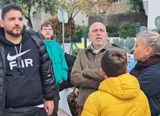 Por Andalucía sitúa el desahucio de 62 familias en Manilva como ejemplo del «modelo especulador» de Moreno Bonilla