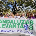 Por Andalucía reclama más feminismo frente al fascismo y la guerra durante la manifestación del 8M en Málaga Por Andalucía reclama más feminismo frente al fascismo y la guerra durante la manifestación del 8M en Málaga