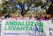 Por Andalucía reclama más feminismo frente al fascismo y la guerra durante la manifestación del 8M en Málaga Por Andalucía reclama más feminismo frente al fascismo y la guerra durante la manifestación del 8M en Málaga