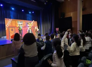 Escolares de Alhaurín de la Torre disfrutan de un ciclo de teatro en inglés en el Centro Cultural   