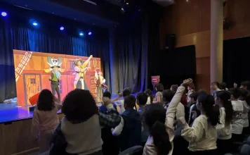 Escolares de Alhaurín de la Torre disfrutan de un ciclo de teatro en inglés en el Centro Cultural   