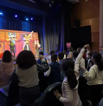 Escolares de Alhaurín de la Torre disfrutan de un ciclo de teatro en inglés en el Centro Cultural   