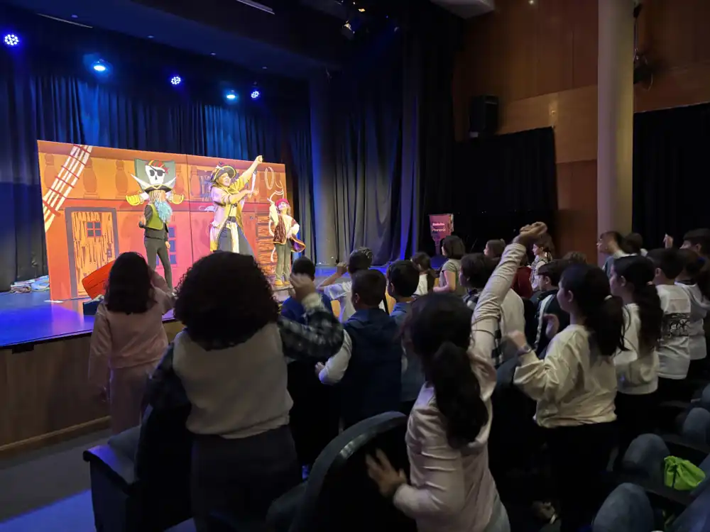 Escolares de Alhaurín de la Torre disfrutan de un ciclo de teatro en inglés en el Centro Cultural   