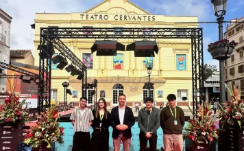 Cuatro jóvenes de la provincia participan como jurado popular en el Festival de Málaga gracias a la Diputación Cuatro jóvenes de la provincia participan como jurado popular en el Festival de Málaga gracias a la Diputación