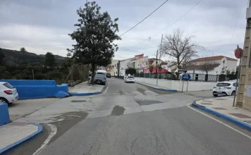 La Diputación adjudica por 954.000 euros obras de mejora en dos carreteras de la Axarquía