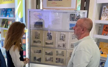 La oficina principal de Correos en Málaga acoge una exposición de postales históricas de la ciudad de los siglos XIX y XX