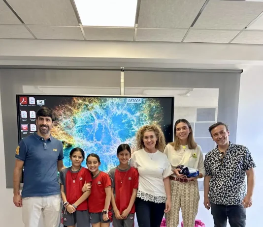 Objetivo solidario: Estudiantes de Quinto de Primaria de El Pinar donan los beneficios de sus proyectos de emprendimiento a Cudeca