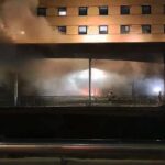 Desalojan un hotel en el centro de Málaga por un incendio en la planta baja