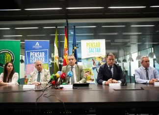 Una zambullida imprudente puede cambiar una vida para siempre: la Junta alerta del riesgo de saltar al agua sin comprobar la profundidad Una zambullida imprudente puede cambiar una vida para siempre: la Junta alerta del riesgo de saltar al agua sin comprobar la profundidad
