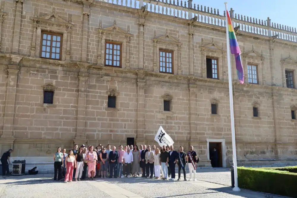 Loles López reivindica una Andalucía “diversa y plural” y llama a defender la libertad, el respeto y la igualdad “los 365 días del año”