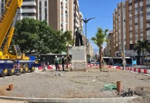 La estatua de Tiburcio vuelve a Armengual de la Mota tras avanzar las obras del Metro de Málaga
