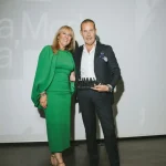 Rafael Urquízar recibe el Premio Oficio y Arte de la Moda ‘Málaga de Moda’ en la Semana Internacional de la Moda en Andalucía