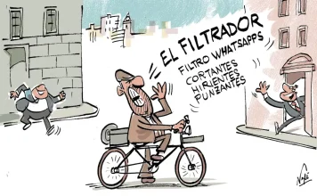 Enrique y Napi ganan los VII Premios Elgar de Viñetas Periodísticas Enrique y Napi, ganadores de la VII edición de los Premios ‘Elgar’ de Viñetas Periodísticas El jurado reconoce más de cinco décadas de dedicación al humor gráfico del autor alicantino y distingue la viñeta El filtrador, publicada por Napi en el Diari de Tarragona La entrega de premios será el lunes 22 de junio, a las 11.30 horas, en la Sala 2 de La Térmica. Tras la entrega se celebrará una charla moderada por la periodista Ana Barreales El certamen de la Asociación de la Prensa de Málaga y la Fundación Manuel Alcántara cuenta con la colaboración de la Diputación Provincial y CaixaBank Viñeta ganadora de la VII edición, obra de Napi (José Manuel Álvarez Crespo) publicada el 14 de mayo de 2025 en el Diari de Tarragona. MÁLAGA 17.06.2026 | La Asociación de la Prensa de Málaga (APM) y la Fundación Manuel Alcántara han concedido los Premios ‘Elgar’ de Viñetas Periodísticas en su séptima edición a Enrique Pérez Penedo, en la categoría Trayectoria Profesional, y a José Manuel Álvarez Crespo (Napi), en la modalidad de Mejor Viñeta Periodística 2025, por su obra El filtrador, publicada el 14 de mayo en el Diari de Tarragona. La entrega de los galardones tendrá lugar el próximo lunes 22 de junio, a las 11.30 horas, en la Sala 2 de La Térmica, con entrada libre hasta completar aforo. El acto concluirá con un coloquio con los premiados, moderado por la periodista Ana Barreales, directiva de la APM. Los premios, que cuentan con la colaboración de la Diputación Provincial de Málaga y CaixaBank, distinguen cada año la excelencia de la viñeta periodística y la aportación de sus autores a la interpretación de la realidad desde el humor, la reflexión y el compromiso con la libertad de expresión. En esta edición se han presentado 60 trabajos procedentes de distintos puntos de España. El jurado ha estado integrado por Sandra Barrionuevo, periodista del Teatro Romano y vocal de la Asociación de la Prensa de Málaga; Juan Alberto Soler, pintor y restaurador del Museo Thyssen, en representación de la Fundación Manuel Alcántara; Óscar Álvarez, responsable de Comunicación y Relaciones Institucionales Andalucía de CaixaBank; Pedro Bosquet, director general de Cultura de la Diputación Provincial de Málaga; David Pintor y Carlos López (Pinto & Chinto), ganadores de la pasada edición en la categoría Mejor Viñeta; y Pachi Idígoras, ganador de la II edición de los Premios ‘Elgar’ en la categoría Trayectoria Profesional. Enrique, una vida dedicada a la viñeta El Premio ‘Elgar’ a la Trayectoria Profesional ha recaído en Enrique Pérez Penedo (Enrique), candidato propuesto por la Asociación de Periodistas de la Provincia de Alicante, en reconocimiento a una carrera de más de cinco décadas dedicada al humor gráfico y al periodismo. Periodista, dibujante y actual vicepresidente de FECO España (Federation of Cartoonists Organisation), Enrique publica de forma ininterrumpida desde 1972 en el diario Información, una constancia que lo convierte en una de las firmas más longevas y reconocibles de la viñeta periodística española. A lo largo de su trayectoria ha colaborado con numerosos medios y publicaciones nacionales y provinciales, entre ellos El Batracio Amarillo, Marca y la Hoja del Lunes de Alicante, y ha desarrollado una intensa actividad cultural y divulgativa vinculada al humor gráfico. Además, ha protagonizado numerosas exposiciones individuales y su trabajo ha sido distinguido, desde 1973, con decenas de premios nacionales e internacionales obtenidos en España, Italia y Japón. Entre ellos figuran varios primeros premios en las Olimpiadas Internacionales del Humor de Valencia, así como reconocimientos recientes como el Premio Libertad de Expresión de la Asociación de la Prensa de Alicante y el Premio Lorenzo Goñi, de Jaén. El jurado ha destacado especialmente su capacidad para mantener durante más de medio siglo una mirada crítica y comprometida sobre los acontecimientos de cada momento, así como su contribución a consolidar la viñeta periodística como una herramienta de información, opinión y reflexión social. Napi, una mirada original a la actualidad En la categoría Mejor Viñeta Periodística 2025, el galardón ha sido para José Manuel Álvarez Crespo (Napi) por El filtrador, una obra que toma como punto de partida la figura tradicional del afilador para construir una metáfora visual sobre uno de los asuntos que centraban el debate público en el momento de su publicación. El jurado ha valorado especialmente la capacidad de la viñeta para enlazar un personaje profundamente arraigado en el imaginario popular con un tema de plena vigencia informativa, logrando una lectura inmediata y eficaz que combina ingenio, creatividad y sentido crítico. Nacido en San Sebastián en 1953, Napi es uno de los humoristas gráficos de mayor trayectoria en España. Ha colaborado en medios como Diari de Tarragona, La Vanguardia, El Punt, El Jueves o El Economista, además de publicar diversos libros de humor gráfico. Entre los reconocimientos recibidos a lo largo de su carrera destaca la Paleta Agroman de Caricatura, obtenida en 1990. Con estos premios, la Asociación de la Prensa de Málaga y la Fundación Manuel Alcántara reafirman su compromiso con la defensa y promoción de la viñeta periodística, un género de opinión que, a través de la síntesis gráfica y el ingenio, continúa ofreciendo una interpretación singular y valiosa de la realidad.