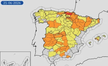El verano comienza con la primera ola de calor de 2026 y temperaturas de hasta 42 grados en Andalucía El verano comienza con la primera ola de calor de 2026 y temperaturas de hasta 42 grados en Andalucía
