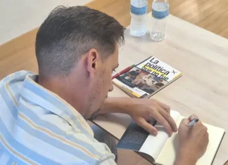 Acto de presentación del libro LA POLÍTICA QUE NO FUE, del escritor Luis Aris Ruiz Acto de presentación del libro LA POLÍTICA QUE NO FUE, del escritor Luis Aris Ruiz