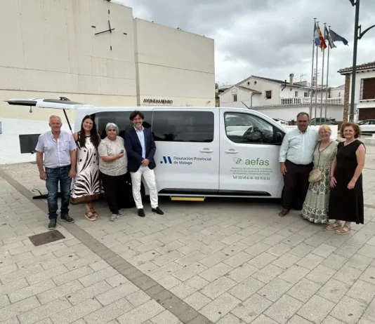 La Diputación financia la adquisición de dos vehículos adaptados para las asociaciones AEFAS y GDR Valle del Guadalhorce de Pizarra