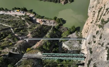 El nuevo puente colgante del Caminito del Rey, de 110 metros de largo, se abre al público el miércoles 10 de junio