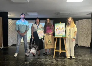 El Área Sanitaria Serranía entrega los premios del XIV Concurso de Carteles «Respira Salud» El Área Sanitaria Serranía entrega los premios del XIV Concurso de Carteles "Respira Salud"